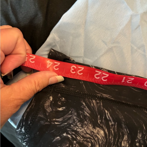 Lululemon cropped running leggings size 4 - Picture 6 of 6